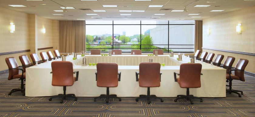 Imagen de los interiores del Hotel Doubletree By Hilton Bloomington - Minneapolis South. Foto 16