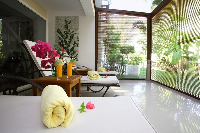 Imagen de la piscina del Hotel Doubletree By Hilton Bodrum Marina Vista. Foto 16