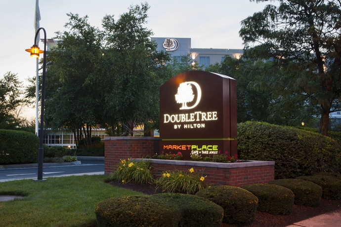 Imagen de los exteriores del Hotel Doubletree By Hilton Boston Bayside. Foto 10