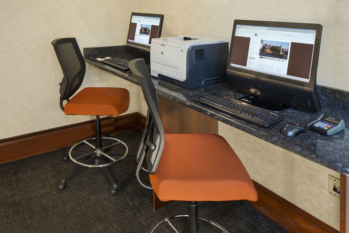 Imagen de los interiores del Hotel Doubletree By Hilton Boston Bayside. Foto 16