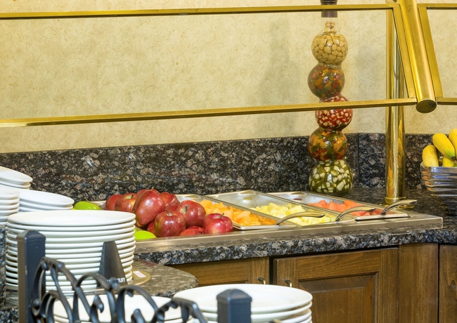 Imagen del bar/restaurante del Hotel Doubletree By Hilton Boston - Milford. Foto 2