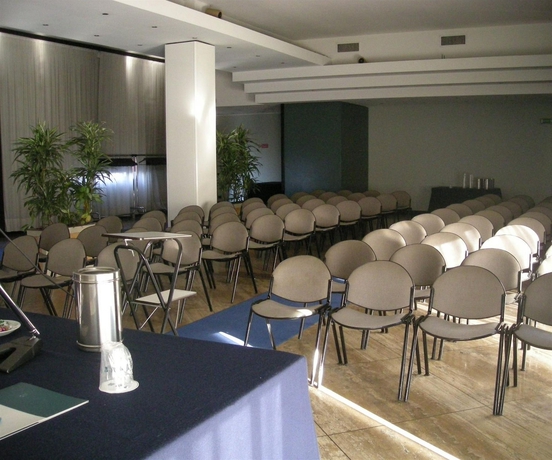 Imagen de los interiores del Hotel Doubletree By Hilton Brescia. Foto 14