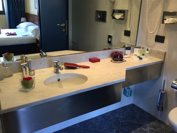 Imagen de la habitación del Hotel Doubletree By Hilton Brescia. Foto 11