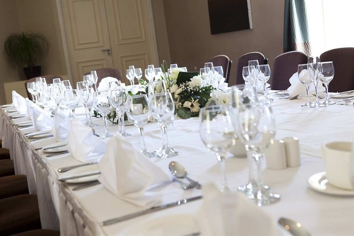 Imagen del bar/restaurante del Hotel Doubletree By Hilton Bristol South - Cadbury House. Foto 7