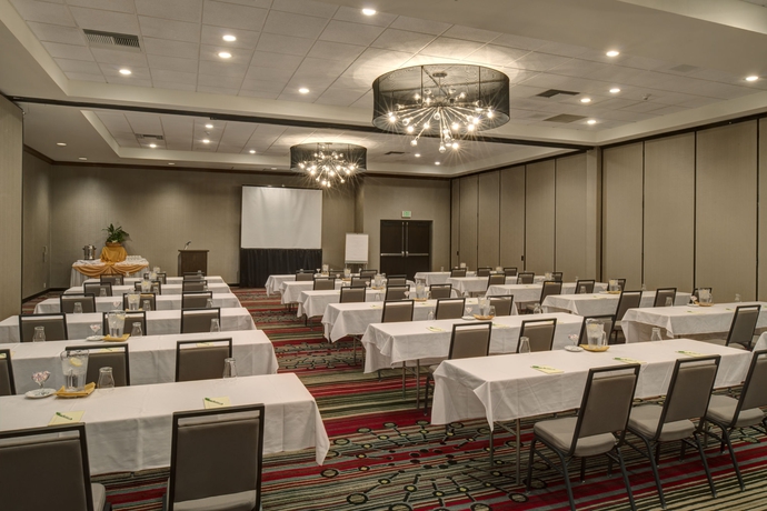 Imagen de los interiores del Hotel Doubletree By Hilton Buena Park. Foto 12