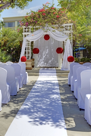 Imagen de los exteriores del Hotel Doubletree By Hilton Buena Park. Foto 4