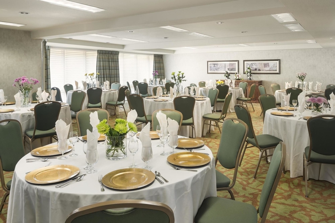 Imagen de los interiores del Hotel Doubletree By Hilton Campbell - Pruneyard Plaza. Foto 12