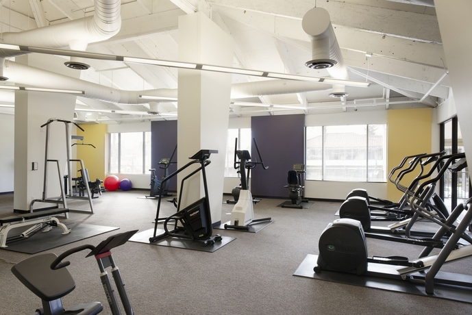 Imagen de los interiores del Hotel Doubletree By Hilton Campbell - Pruneyard Plaza. Foto 16