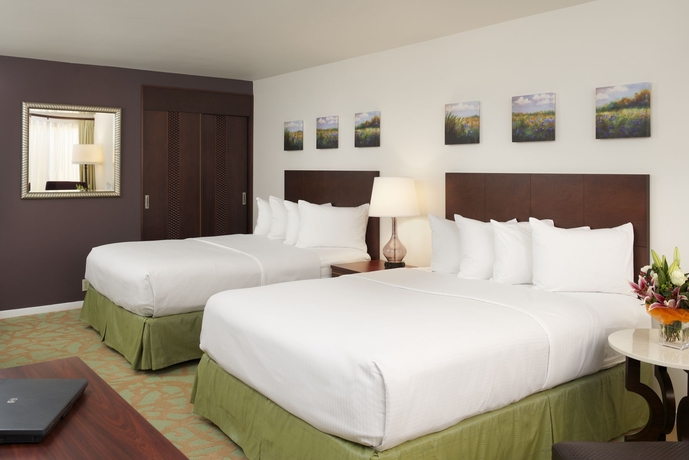 Imagen de la habitación del Hotel Doubletree By Hilton Campbell - Pruneyard Plaza. Foto 7