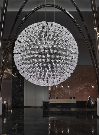 Imagen de los interiores del Hotel Doubletree By Hilton Cangnan. Foto 19