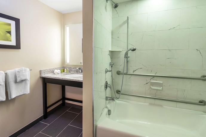 Imagen de la habitación del Hotel Doubletree By Hilton Cape Cod - Hyannis. Foto 8