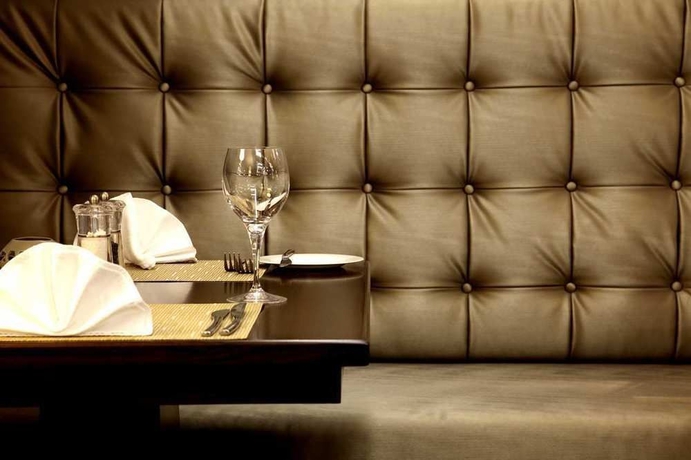 Imagen del bar/restaurante del Hotel Doubletree By Hilton Cape Town - Upper Eastside. Foto 3