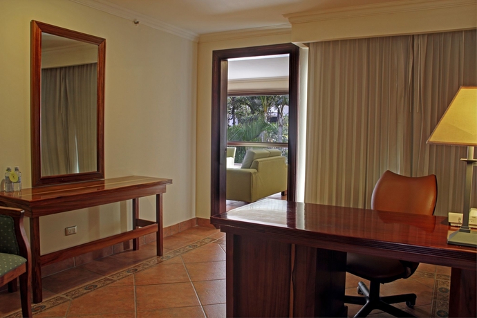 Imagen de los interiores del Hotel Doubletree By Hilton Cariari - San Jose Costa Rica. Foto 11