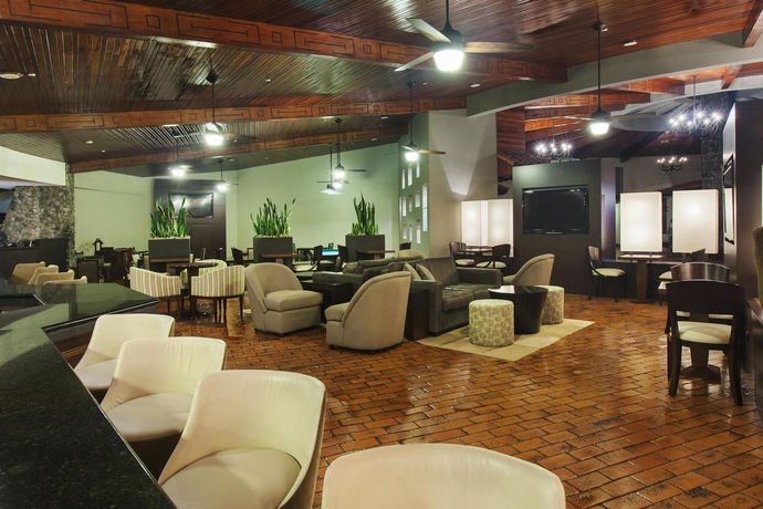 Imagen del bar/restaurante del Hotel Doubletree By Hilton Cariari - San Jose Costa Rica. Foto 1
