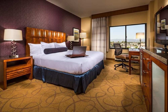 Imagen de la habitación del Hotel Doubletree By Hilton Carson. Foto 5