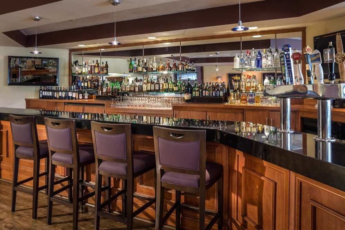 Imagen del bar/restaurante del Hotel Doubletree By Hilton Carson. Foto 3