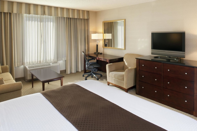 Imagen de los interiores del Hotel Doubletree By Hilton Charlotte Airport. Foto 9