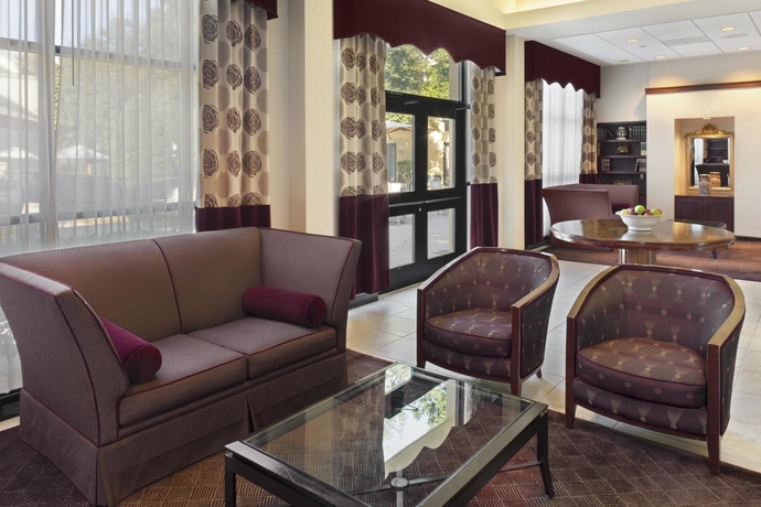 Imagen de los interiores del Hotel Doubletree By Hilton Charlotte Airport. Foto 10