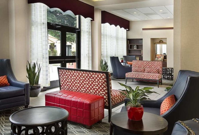 Imagen de los interiores del Hotel Doubletree By Hilton Charlotte Airport. Foto 14