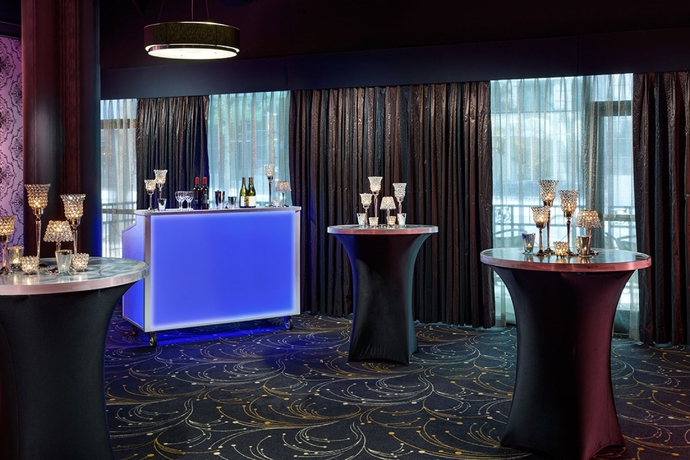 Imagen de los interiores del Hotel Doubletree By Hilton Charlotte City Center. Foto 8