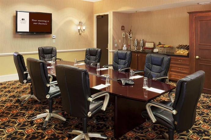 Imagen de los interiores del Hotel Doubletree By Hilton Charlottesville. Foto 13
