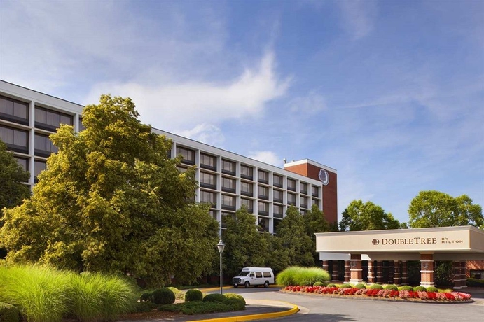 Imagen general del Hotel Doubletree By Hilton Charlottesville. Foto 1