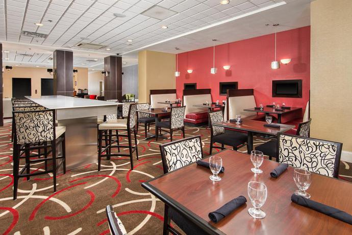 Imagen del bar/restaurante del Hotel Doubletree By Hilton Chattanooga Hamilton Place. Foto 2