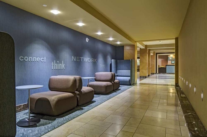 Imagen de los interiores del Hotel Doubletree By Hilton Chicago - Arlington Heights. Foto 6