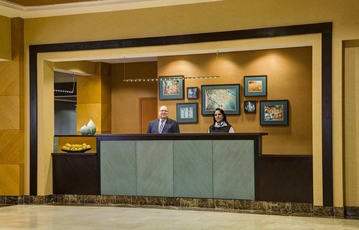Imagen de los interiores del Hotel Doubletree By Hilton Chicago - Arlington Heights. Foto 7