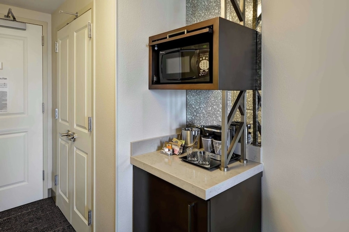 Imagen de la habitación del Hotel Doubletree By Hilton Chicago Midway Airport. Foto 8