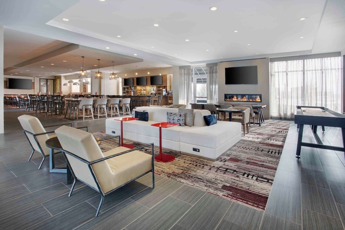 Imagen de los interiores del Hotel Doubletree By Hilton Chicago Midway Airport. Foto 17