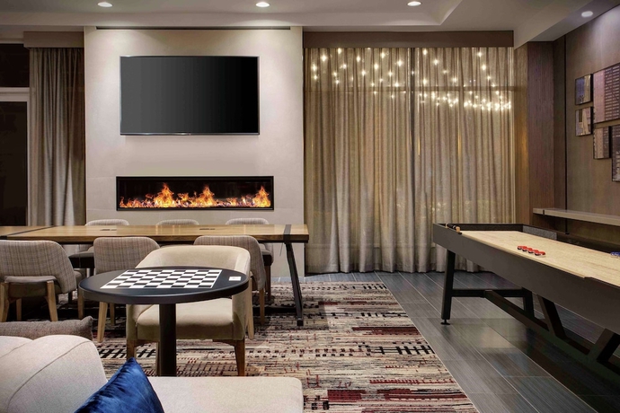 Imagen de los interiores del Hotel Doubletree By Hilton Chicago Midway Airport. Foto 18