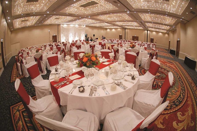 Imagen de los interiores del Hotel Doubletree By Hilton Chicago - Oak Brook. Foto 7