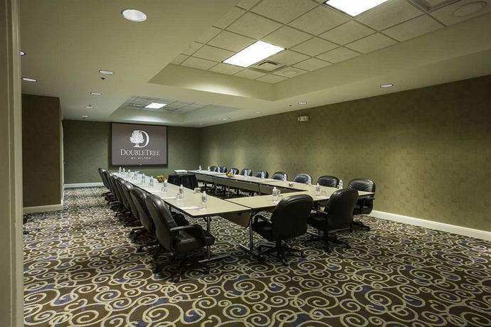 Imagen de los interiores del Hotel Doubletree By Hilton Chicago O'hare Airport - Rosemont. Foto 13