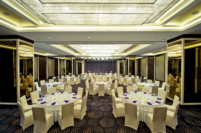 Imagen de los interiores del Hotel Doubletree By Hilton Chongqing North. Foto 11