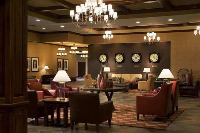 Imagen de los interiores del Hotel Doubletree By Hilton Cincinnati Airport. Foto 14