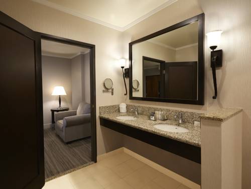 Imagen de la habitación del Hotel Doubletree By Hilton Claremont. Foto 10