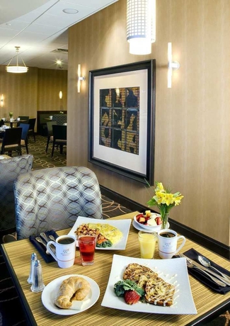 Imagen del bar/restaurante del Hotel Doubletree By Hilton Cleveland Downtown - Lakeside. Foto 2