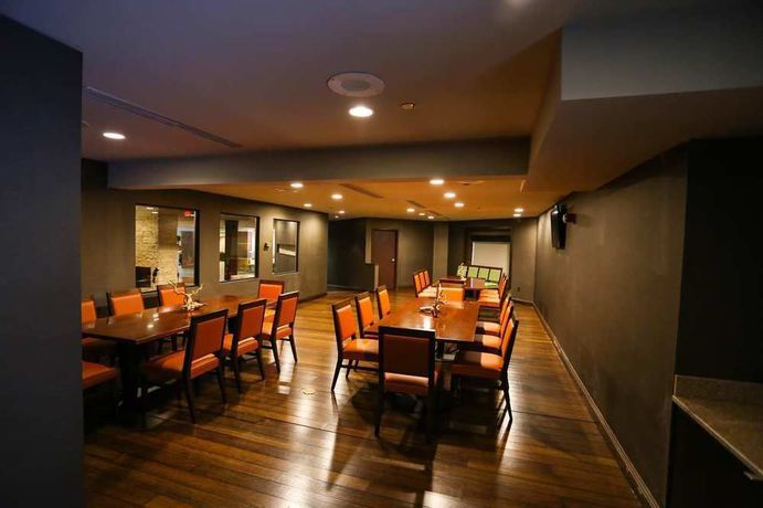 Imagen de los interiores del Hotel Doubletree By Hilton Cleveland East Beachwood. Foto 6