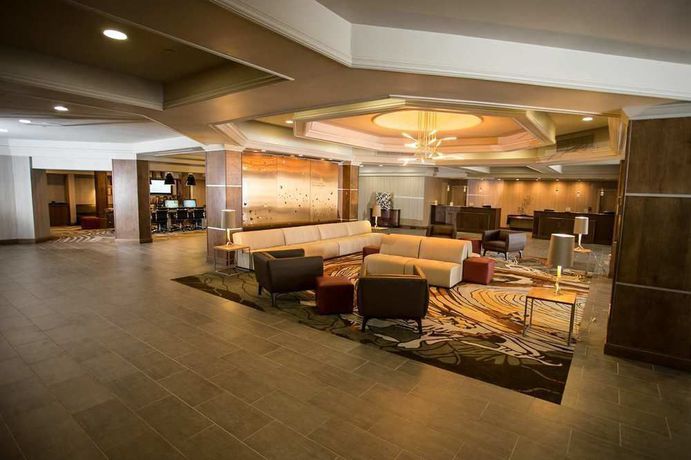 Imagen de los interiores del Hotel Doubletree By Hilton Cleveland East Beachwood. Foto 11