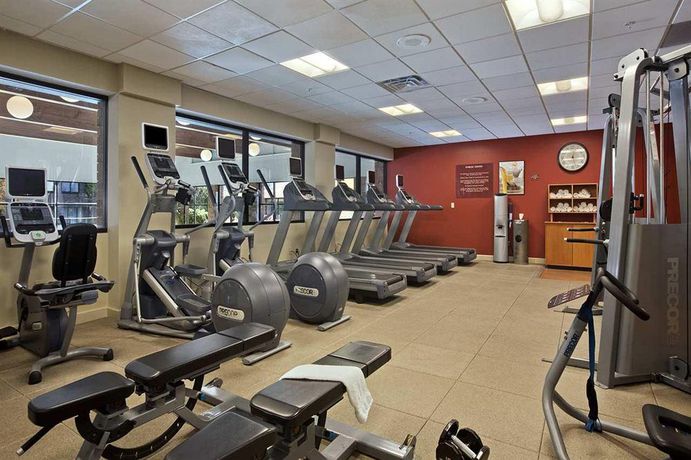 Imagen del bar/restaurante del Hotel Doubletree By Hilton Cleveland East Beachwood. Foto 2