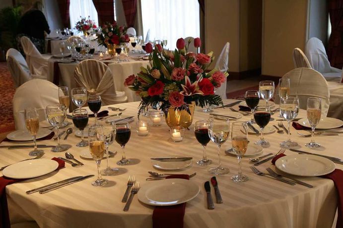 Imagen del bar/restaurante del Hotel Doubletree By Hilton Cleveland East Beachwood. Foto 3