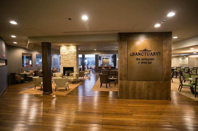 Imagen de los interiores del Hotel Doubletree By Hilton Cleveland East Beachwood. Foto 16