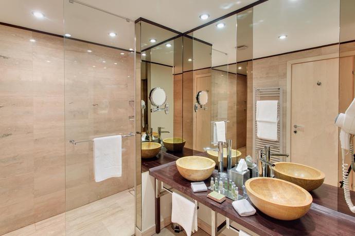 Imagen general del Hotel Doubletree By Hilton Cluj – City Plaza. Foto 12