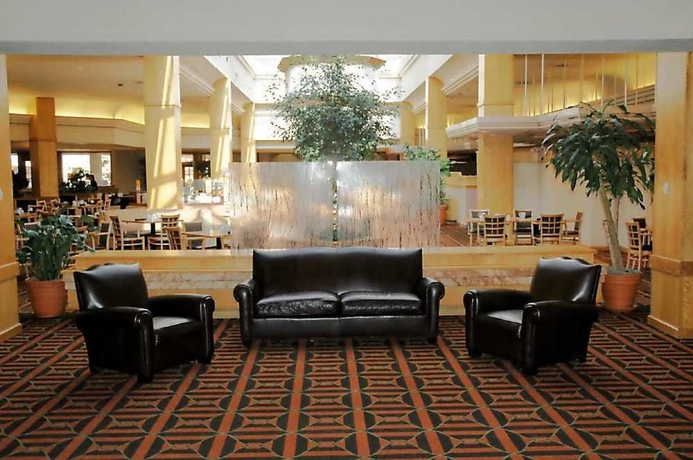 Imagen de los interiores del Hotel Doubletree By Hilton Colorado Springs. Foto 15