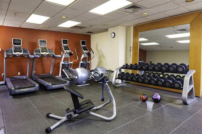 Imagen de la piscina del Hotel Doubletree By Hilton Columbia. Foto 16