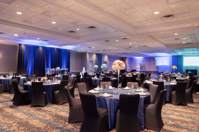 Imagen de los interiores del Hotel Doubletree By Hilton Columbus Dublin. Foto 11