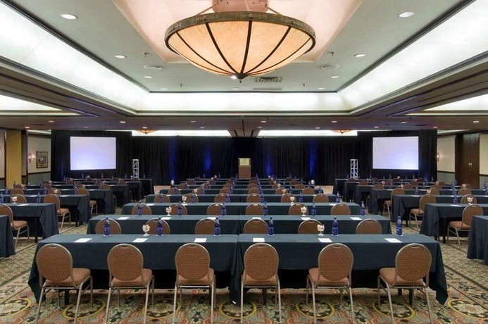 Imagen de los interiores del Hotel Doubletree By Hilton Dallas - Campbell Centre. Foto 11