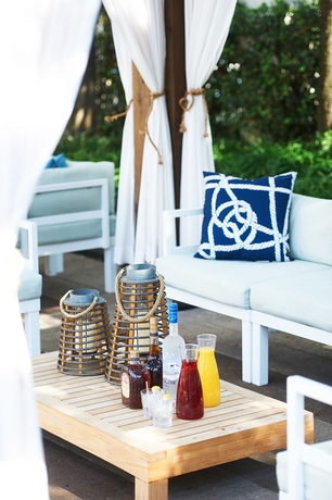 Imagen de los exteriores del Hotel Doubletree By Hilton Dallas - Market Center. Foto 8