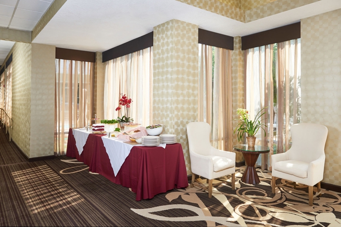 Imagen de los interiores del Hotel Doubletree By Hilton Dallas - Market Center. Foto 10